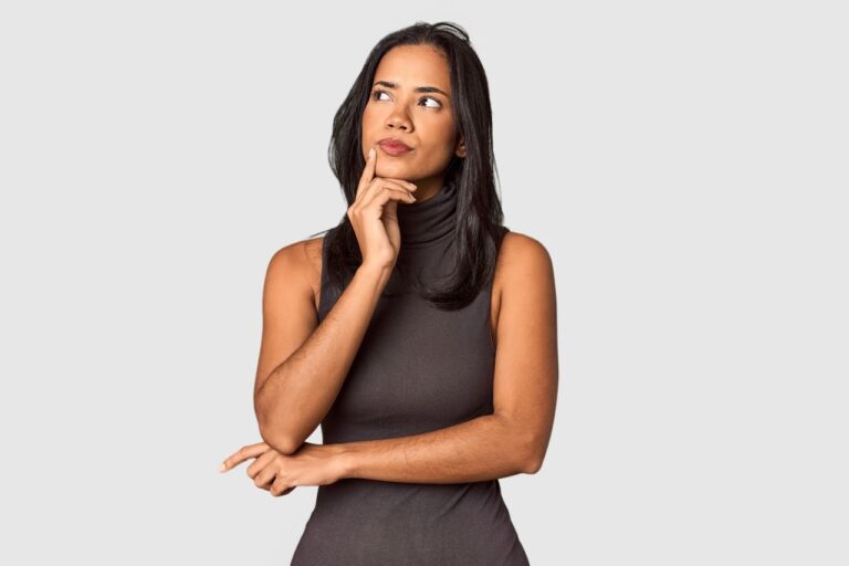 What Is the Difference Between Eyelid Surgery and Blepharoplasty? Banner